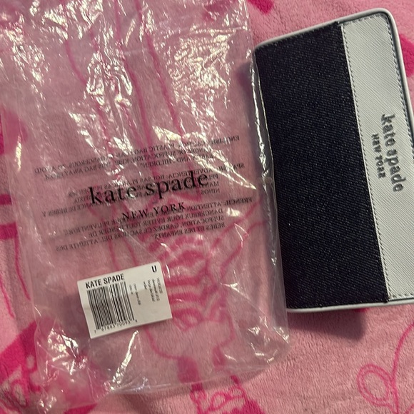 Kate Spade denim white wallet - Picture 4 of 5